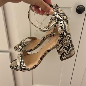 NWT Snake skin heels